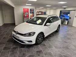 Vit Begagnad 2017 VW Golf VII Kombi | 114 700 kr (Marknadspris)