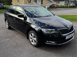 Svart Begagnad 2018 Skoda Rapid Halvkombi | 120 000 kr (Marknadspris)