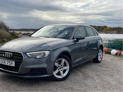 Grå Begagnad 2020 Audi A3 Sportback Proline Halvkombi | 182 000 kr (Marknadspris)
