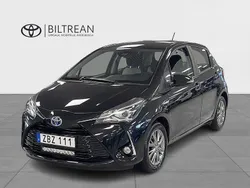 Svart Begagnad 2018 Toyota Yaris Hybrid Active Halvkombi | 159 000 kr (Marknadspris)