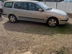 Grå Begagnad 2002 Renault Mégane GrandTour Expression Kombi | 12 000 kr