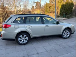 Gul Begagnad 2010 Subaru Outback SUV | 37 000 kr (Lite dyr)