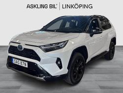 Vit Begagnad 2023 Toyota RAV4 Hybrid Style SUV | 459 000 kr (Marknadspris)