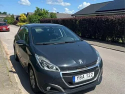 Grå Begagnad 2015 Peugeot 208 Halvkombi | 40 000 kr (Marknadspris)
