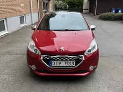 Röd Begagnad 2013 Peugeot 208 GTi Halvkombi | 90 000 kr (Bra pris)