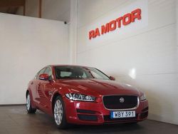 Röd (röd metallic) Begagnad 2017 Jaguar XE Sedan | 149 900 kr (Bra pris)