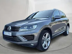 Grå Begagnad 2017 VW Touareg R-line SUV | 140 000 kr