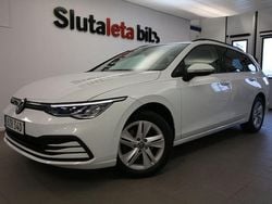 Vit Begagnad 2022 VW Golf VIII S Kombi | 249 900 kr (Marknadspris)