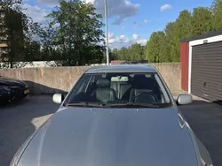 Silver Begagnad 2004 Lexus IS200 Sedan | 40 000 kr