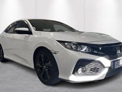 Vit Begagnad 2017 Honda Civic Elegance Halvkombi | 140 000 kr (Marknadspris)