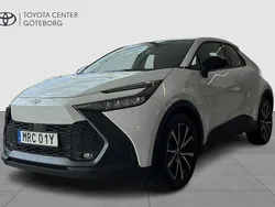 Silver Begagnad 2024 Toyota C-HR Style SUV | 349 900 kr (Marknadspris)