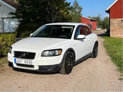 Vit Begagnad 2009 Volvo C30 Drive Kinetic Halvkombi | 39 000 kr (Marknadspris)