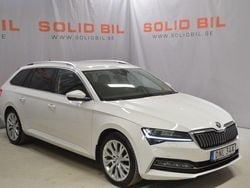 Vit Begagnad 2021 Skoda Superb Business Line Kombi | 239 000 kr (Marknadspris)