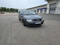 Grå Begagnad 2002 Audi A6 Kombi | 39 000 kr