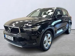 Svart Begagnad 2022 Volvo XC40 Momentum SUV | 309 900 kr (Marknadspris)