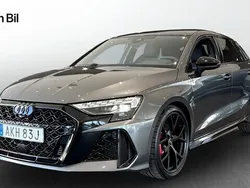 Daytonagrå pärleffekt Ny 2025 Audi RS3 Sportback S-Line Halvkombi | 749 000 kr