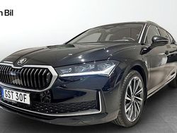 Svart Ny 2025 Skoda Superb LAURIN & KLEMENT Kombi | 499 900 kr (Dyr)