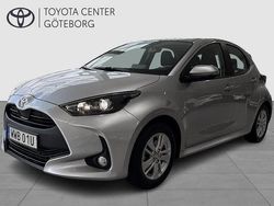 Silver Begagnad 2024 Toyota Yaris Hybrid Active Halvkombi | 266 800 kr (Lite dyr)