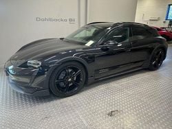 Svart Begagnad 2021 Porsche Taycan Cross Turismo Sedan | 700 000 kr (Marknadspris)