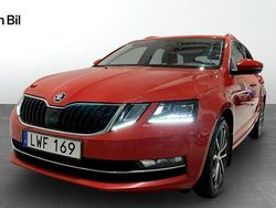 Röd Begagnad 2018 Skoda Octavia Style Kombi | 169 900 kr (Marknadspris)