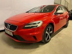 Röd Begagnad 2016 Volvo V40 R-Design Momentum Kombi | 159 900 kr (Bra pris)