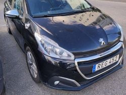Svart Begagnad 2016 Peugeot 208 Halvkombi | 26 000 kr