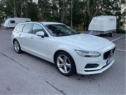 Vit Begagnad 2018 Volvo V90 Kinetic Kombi | 239 000 kr (Marknadspris)