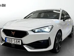 Vit (nevada white metallic) Begagnad 2024 Cupra Leon VZ Kombi | 319 900 kr (Superpris)