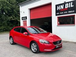 Röd Begagnad 2014 Volvo V40 Kinetic Kombi | 89 900 kr (Marknadspris)
