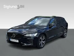 Svart Begagnad 2022 Volvo V60 R-Design Kombi | 394 900 kr (Marknadspris)