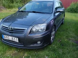 Grå Begagnad 2007 Toyota Avensis Kombi | 19 000 kr (Superpris)