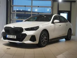 Vit Ny 2024 BMW i5 M Sport Sedan | 899 000 kr (Dyr)