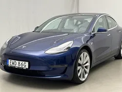 Blå Begagnad 2019 Tesla Model 3 Sedan | 258 500 kr (Lite dyr)