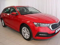 Röd Begagnad 2023 Skoda Octavia Ambition Kombi | 278 500 kr (Marknadspris)