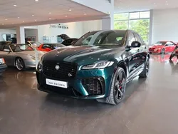 Grön Begagnad 2024 Jaguar F-Pace SVR SUV | 959 900 kr