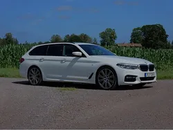 Vit Begagnad 2018 BMW 530 Comfort Edition Kombi | 395 000 kr (Marknadspris)