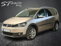 Ljusbrun Begagnad 2014 VW Touran Cross Minibuss | 159 900 kr