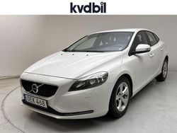 Vit Begagnad 2017 Volvo V40 Halvkombi | 139 900 kr (Marknadspris)