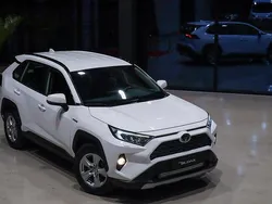Vit Begagnad 2021 Toyota RAV4 Hybrid Active SUV | 238 000 kr (Marknadspris)