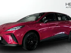Röd (red) Begagnad 2023 MG MG4 EV Halvkombi | 249 900 kr