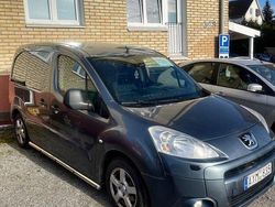 Mörkgrå (grå) Begagnad 2012 Peugeot Partner Van | 54 900 kr (Lite dyr)