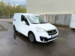 Begagnad 2018 Peugeot Partner Minibuss | 106 000 kr (Superpris)