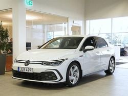 Vit Begagnad 2022 VW Golf VIII GTI Halvkombi | 339 800 kr (Marknadspris)