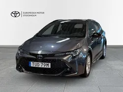 Mörkgrå (grå) Ny 2025 Toyota Corolla Active Kombi | 309 900 kr (Bra pris)