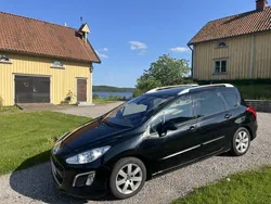 Svart Begagnad 2013 Peugeot 308 Kombi | 36 000 kr (Marknadspris)