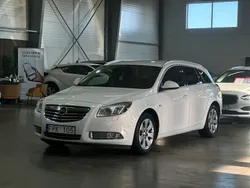 Vit Begagnad 2011 Opel Insignia Edition Kombi | 44 900 kr (Marknadspris)
