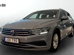 Grå Begagnad 2023 VW Passat Business Kombi | 319 900 kr (Marknadspris)
