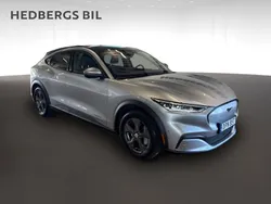 Grå Begagnad 2021 Ford Mustang Mach-E Standard Range SUV | 329 500 kr (Bra pris)