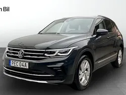 Grå (urano grey) Begagnad 2022 VW Tiguan Elegance SUV | 349 900 kr (Marknadspris)
