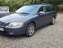 Grå Begagnad 2007 Volvo V70 Momentum Kombi | 39 000 kr (Marknadspris)